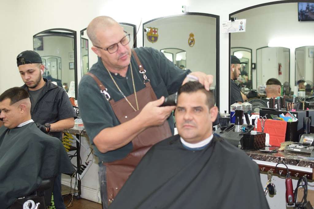 Alvaro Barber Shop | 4652 NW 183rd St, Miami Gardens, FL 33055, USA | Phone: (305) 384-8762