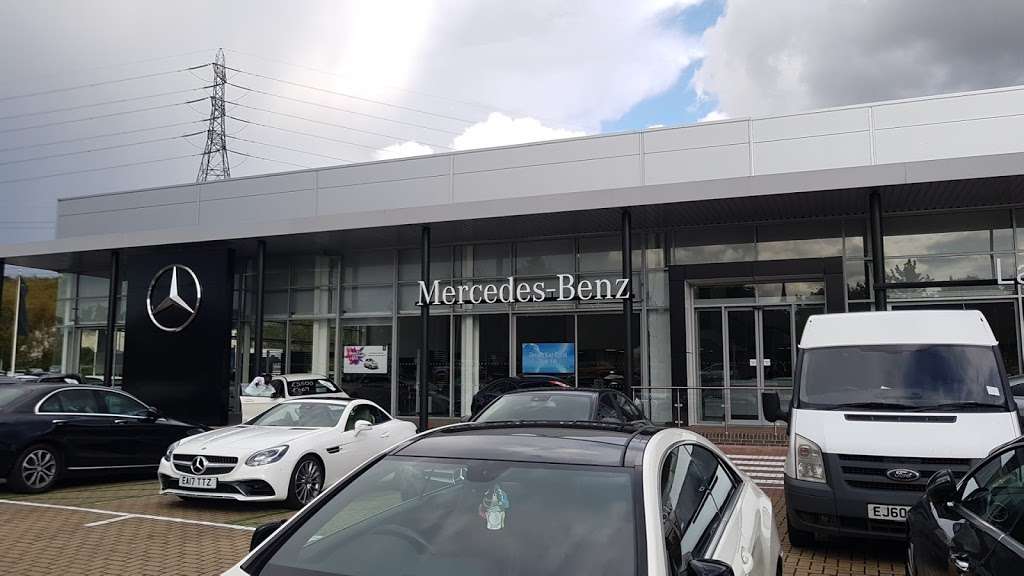 Mercedes-Benz Lakeside | Lakeside estate, Heron Way, Grays RM20 3WJ, UK | Phone: 01708 697944