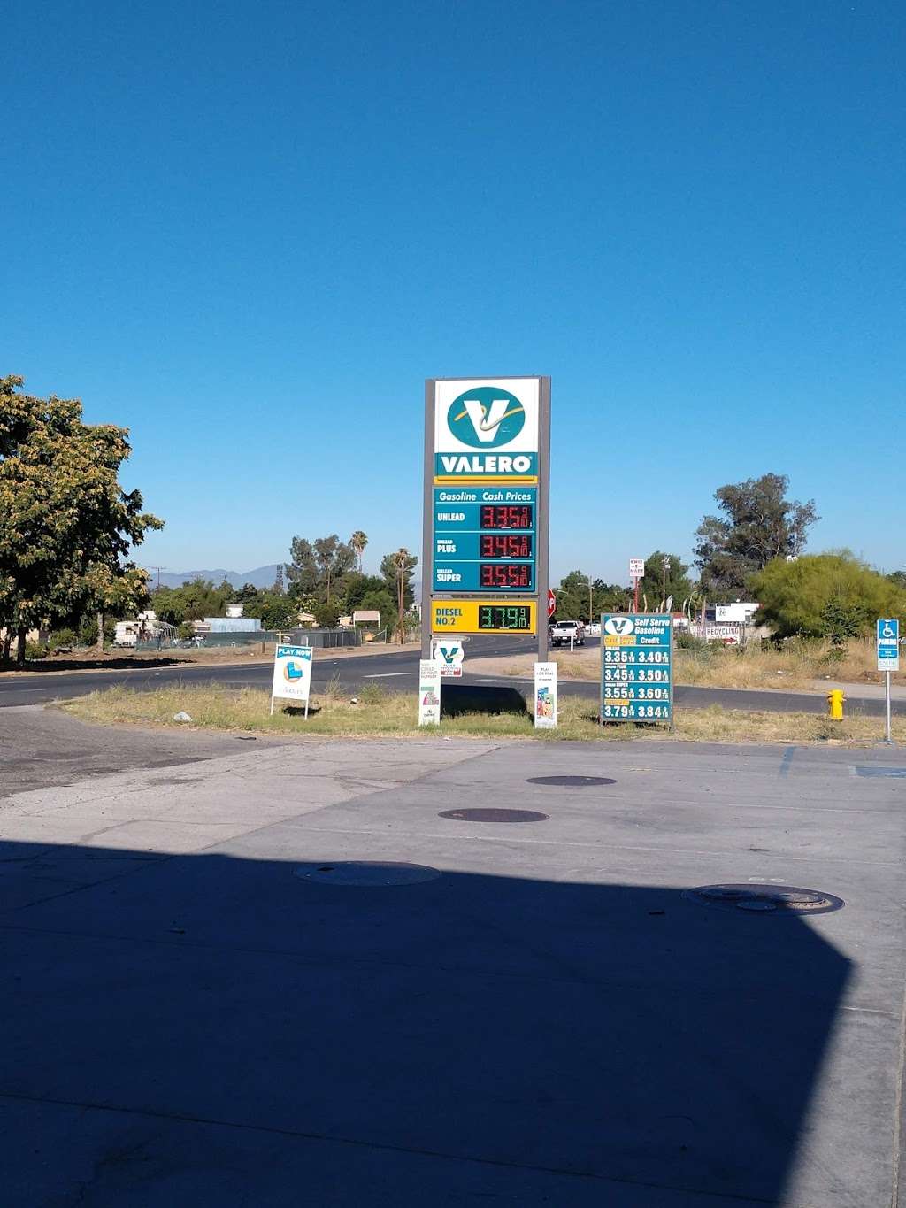 Valero Gas Station | 31880 CA-74, Homeland, CA 92548, USA | Phone: (951) 926-2603