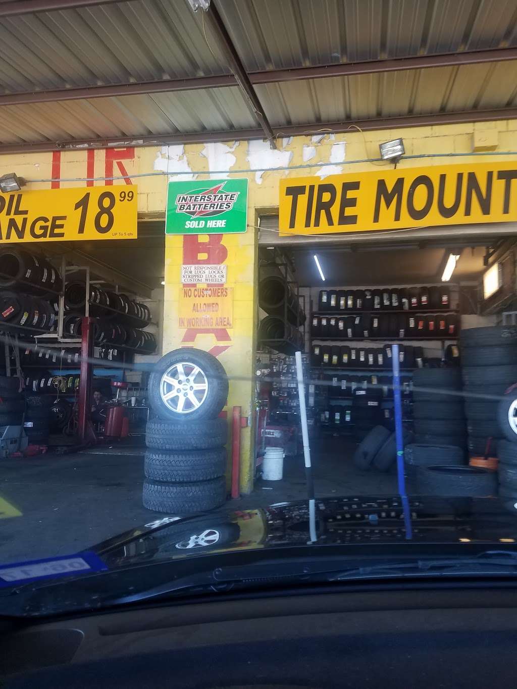 A & M Tires | 1110 E Ledbetter Dr, Dallas, TX 75216, USA | Phone: (214) 375-2226