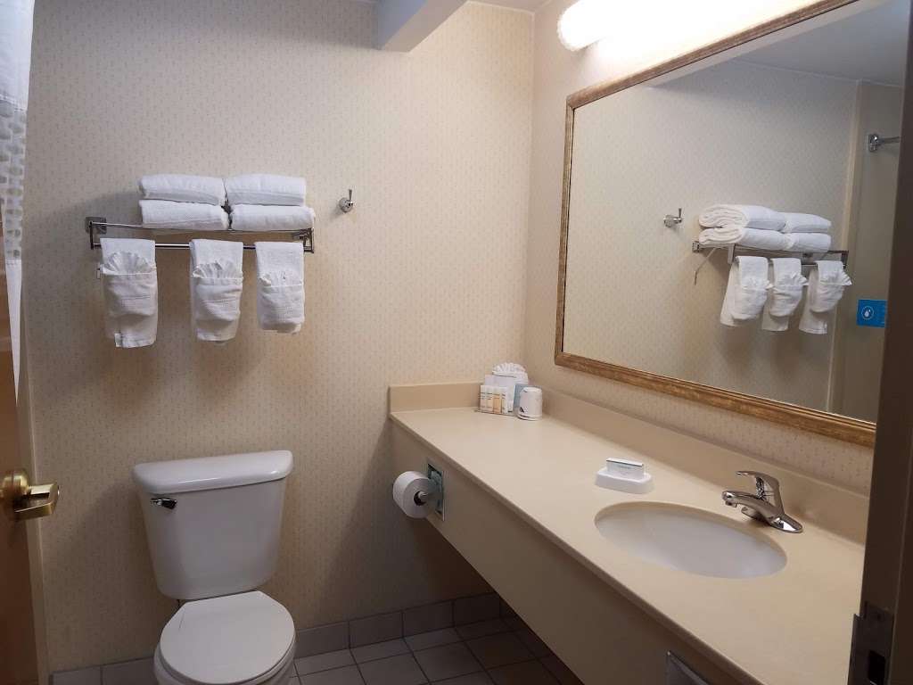 Hampton Inn Bordentown | 2004 US-206, Bordentown, NJ 08505, USA | Phone: (609) 298-4000