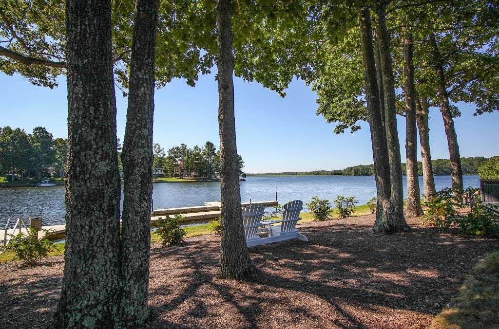 Fawn Lake Real Estate Company | 12201 Longstreet Dr, Spotsylvania Courthouse, VA 22551, USA | Phone: (540) 972-0400