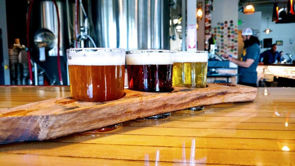 Green Mountain Beer Company: local taproom with craft beer | 2585 S Lewis Way #110, Lakewood, CO 80227 | Phone: (303) 986-0201