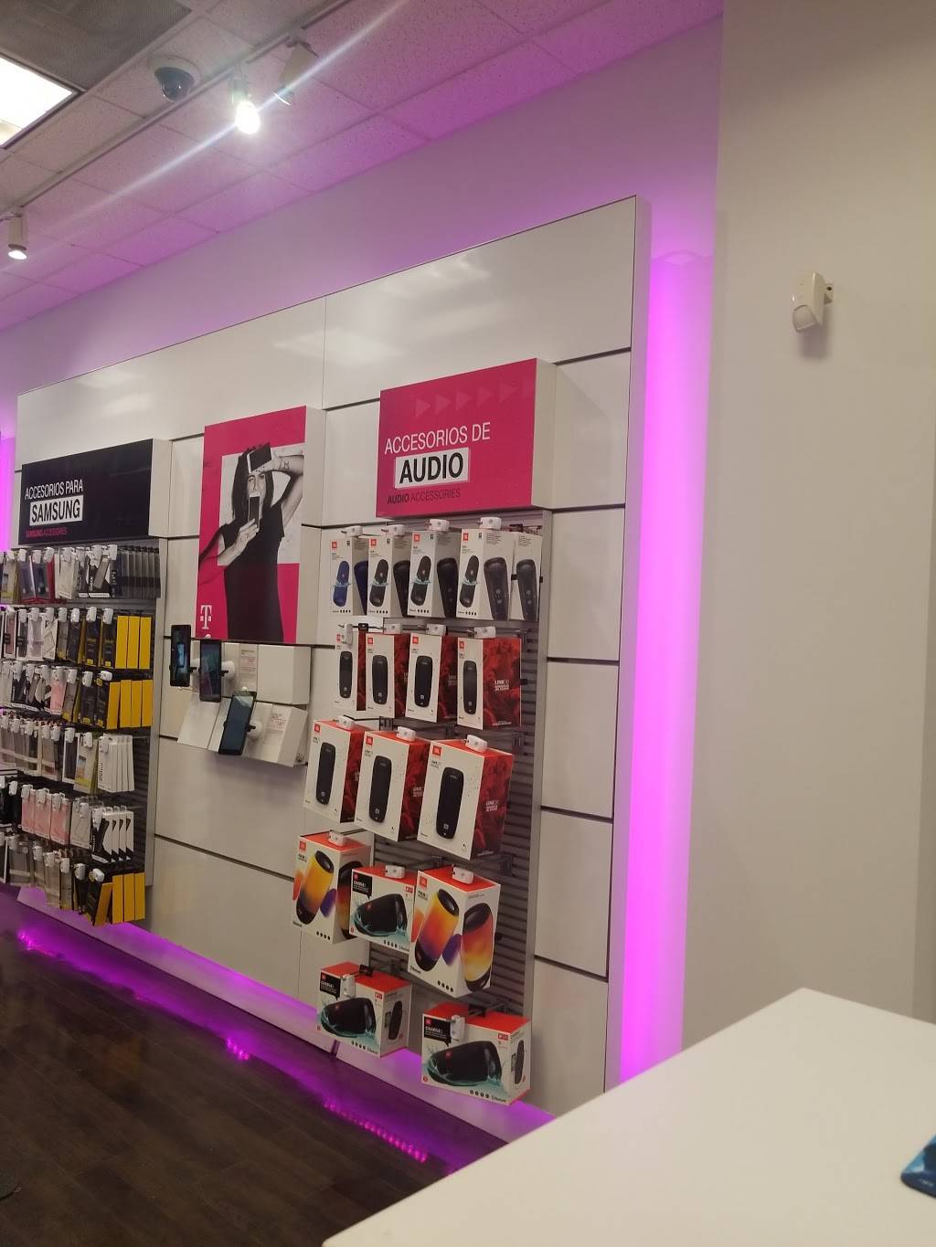 T-Mobile | 5717 Bergenline Ave, West New York, NJ 07093, USA | Phone: (201) 863-2195