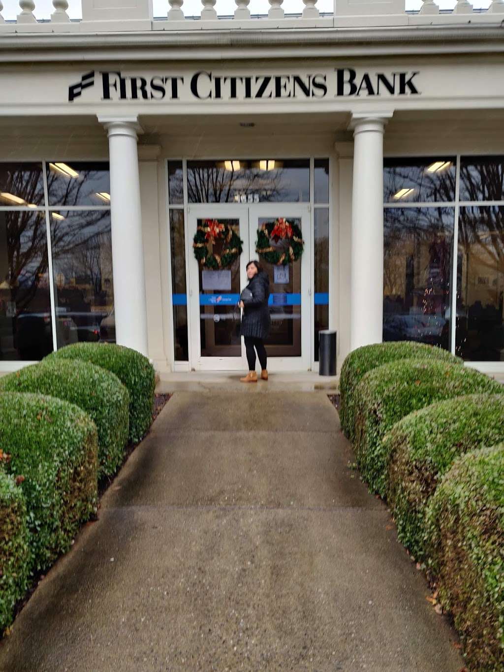 First Citizens Bank | 1855 N Center St, Hickory, NC 28601, USA | Phone: (828) 326-1161