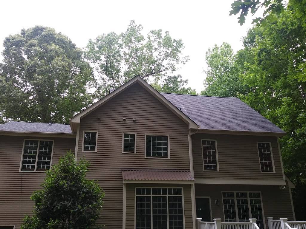 Wakefield Roofing - raleigh nc | 48 Thompson Cir, Youngsville, NC 27596, USA | Phone: (919) 594-9638