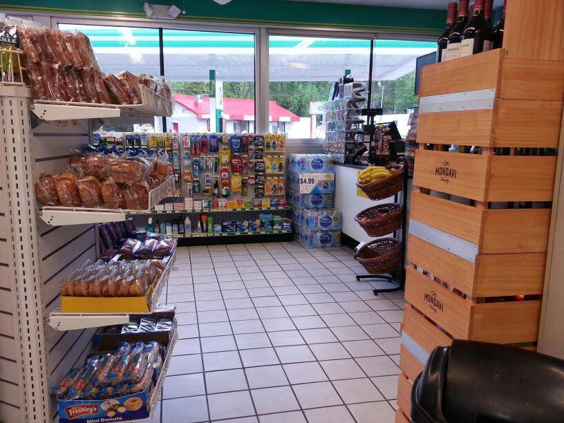 Forest Hills Family Fare | 1251 University Dr, Durham, NC 27707, USA | Phone: (919) 493-0104