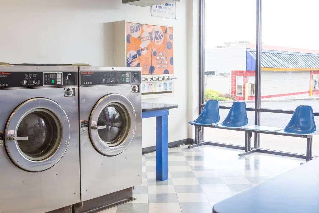 Whale of a Wash Laundromat | 4803 Gerrardstown Rd unit f, Inwood, WV 25428, USA | Phone: (304) 876-0088