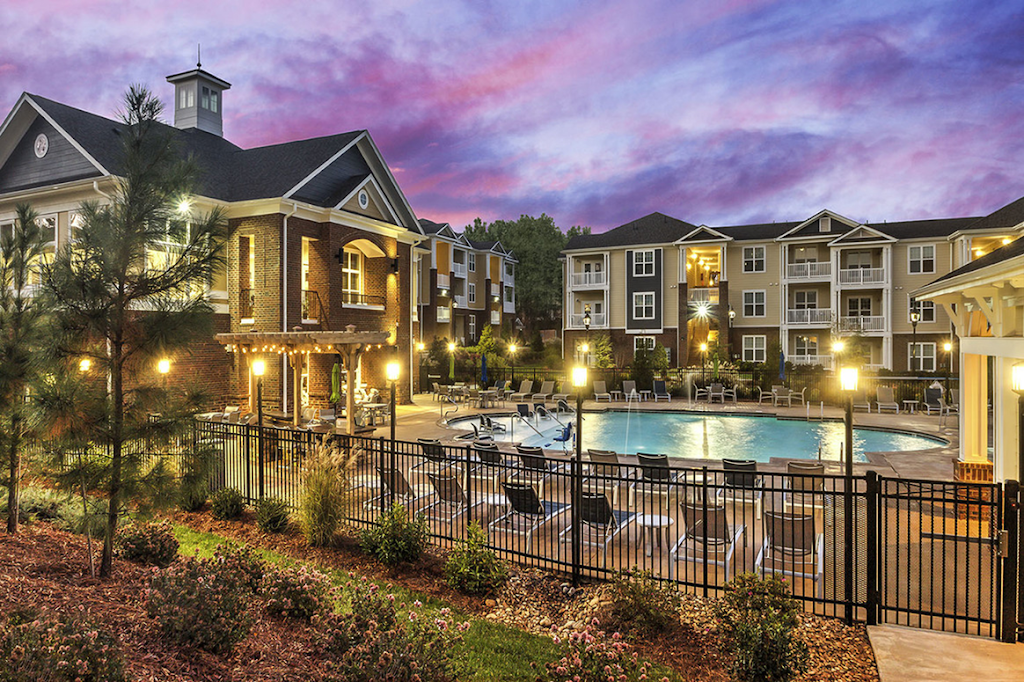 Residences at Brookline Apartments | 8816 Aspinwall Dr, Charlotte, NC 28216, USA | Phone: (980) 272-9200