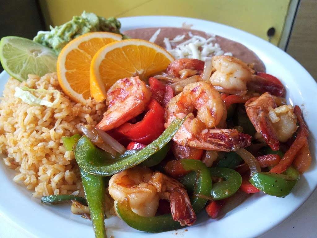 La Plaza | Mexican Restaurant | 2930 Santa Rosa Ave, Santa Rosa, CA 95407, USA | Phone: (707) 578-1551