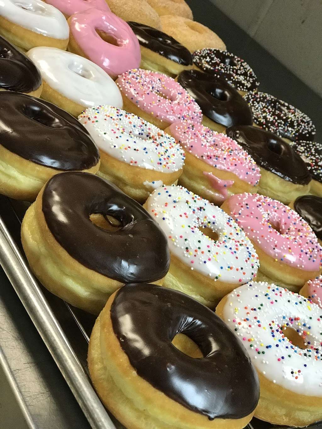 Mr.Donut & Kolaches | 1226 Museum Square Dr #558, Sugar Land, TX 77479, USA | Phone: (281) 491-0097