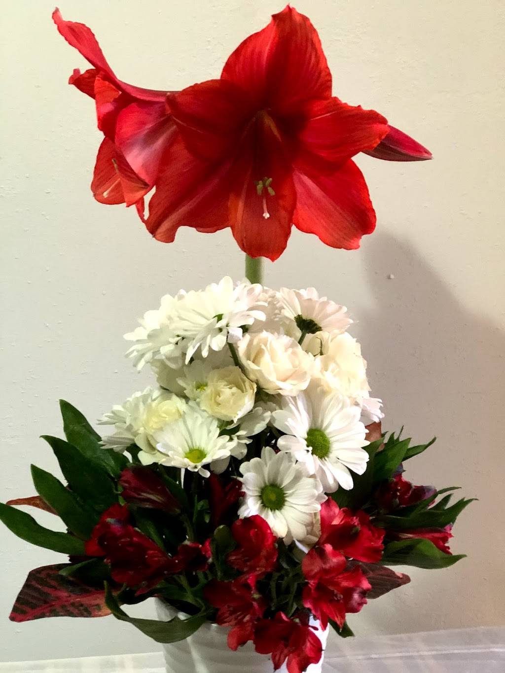 Funki Flowers & Gifts,LLC | 2120 Bell Rd, Gibsonville, NC 27249, USA | Phone: (336) 430-8562