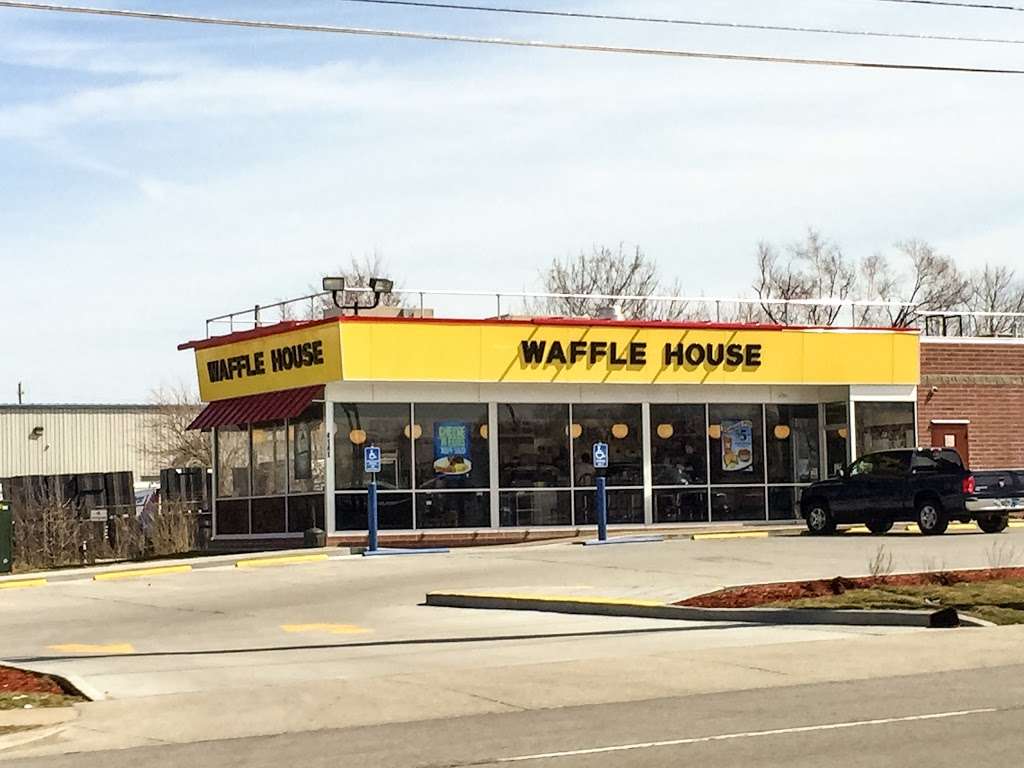 Waffle House | 4141 S Emerson Ave, Indianapolis, IN 46203, USA | Phone: (317) 780-1717