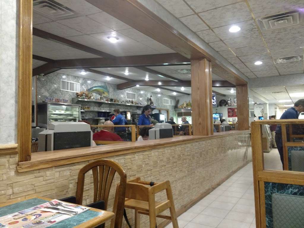 Golden Pigeon Diner Restaurant | 39 Landis Ave, Bridgeton, NJ 08302, USA | Phone: (856) 451-0940