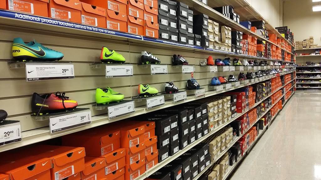 Academy Sports + Outdoors | 10820 International Blvd, Laredo, TX 78045 | Phone: (956) 721-7500