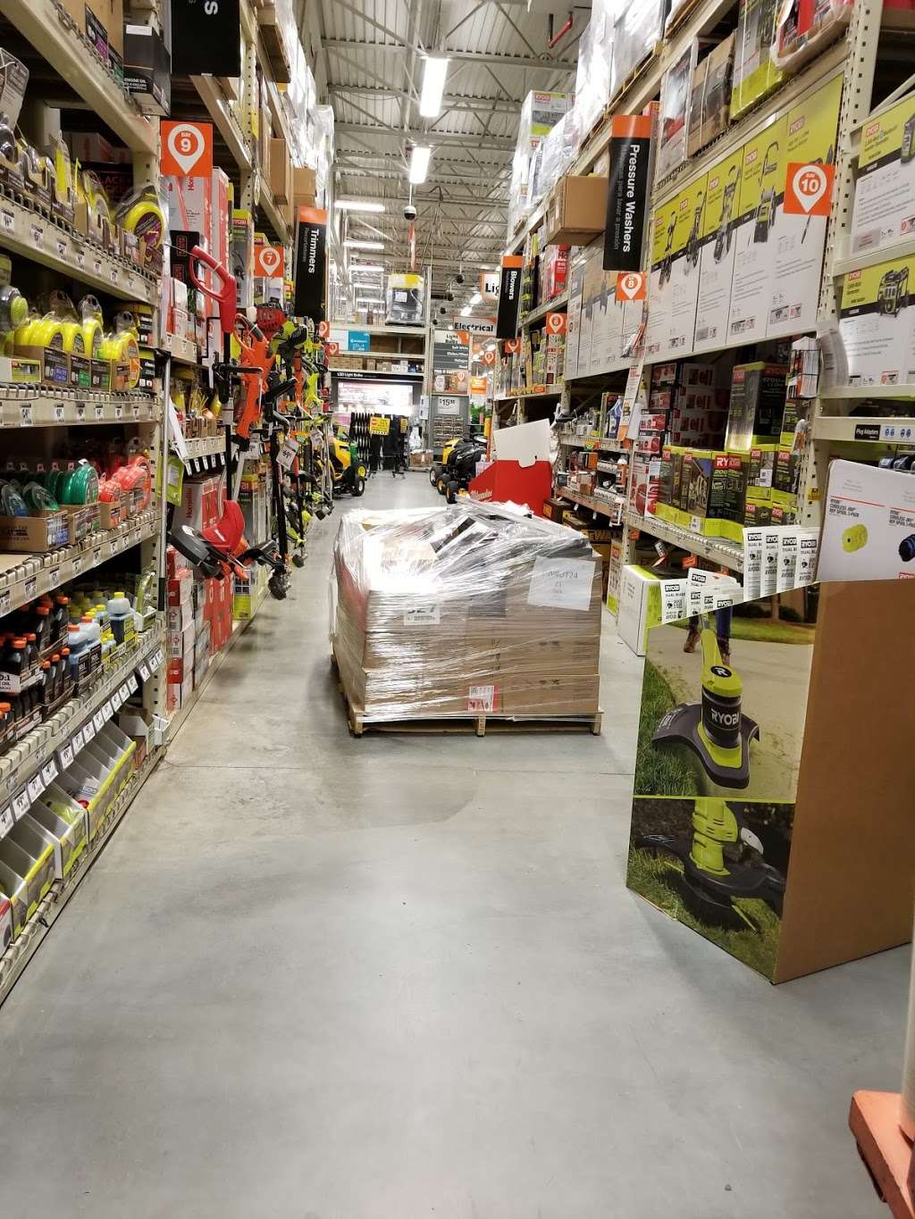 The Home Depot | 960 Far Hills Dr, New Freedom, PA 17349, USA | Phone: (717) 227-1040