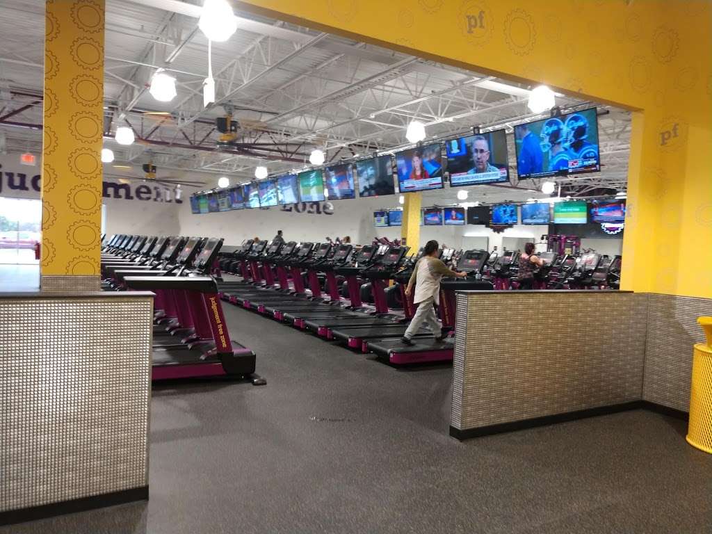 Planet Fitness | 208 Highway 332 W, Lake Jackson, TX 77566, USA | Phone: (281) 968-7661