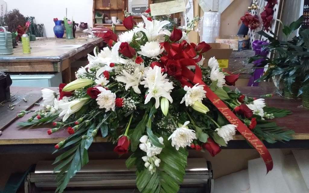 Marias Flowers, Weddings & More | 1674 Pennington Rd, Ewing Township, NJ 08618, USA | Phone: (609) 771-0500