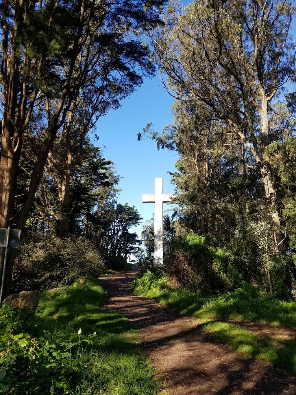 Mount Davidson Hiking Path Entrance | 298 Juanita Way, San Francisco, CA 94127, USA | Phone: (415) 831-6331