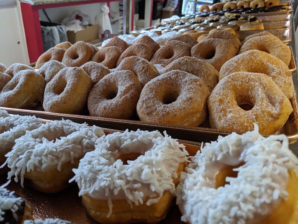 Shipley Do-Nuts | 518 E Davis St, Conroe, TX 77301, USA | Phone: (936) 521-6986