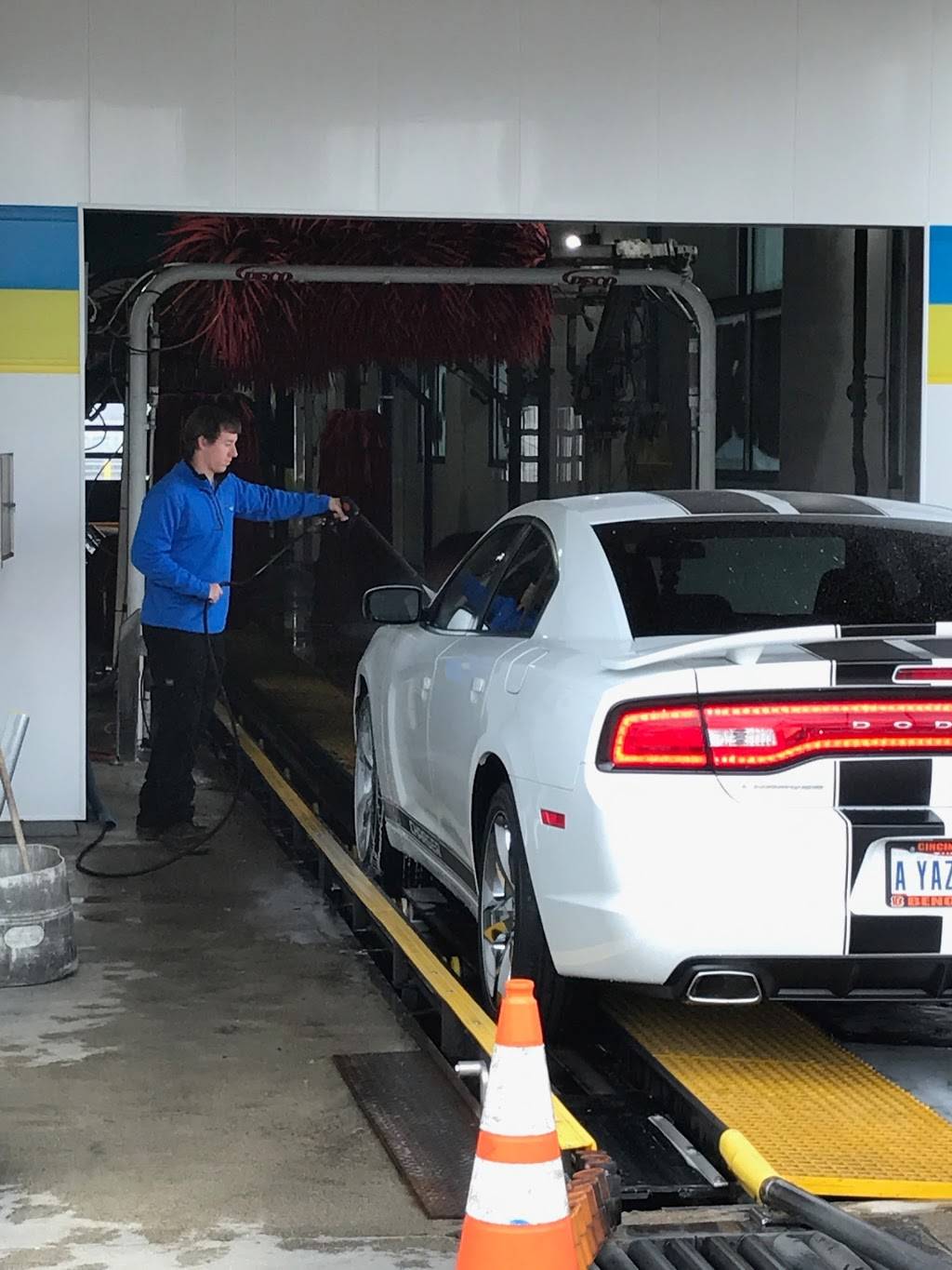 Mikes Carwash | 6527 Harrison Ave, Cincinnati, OH 45247, USA | Phone: (513) 389-4270