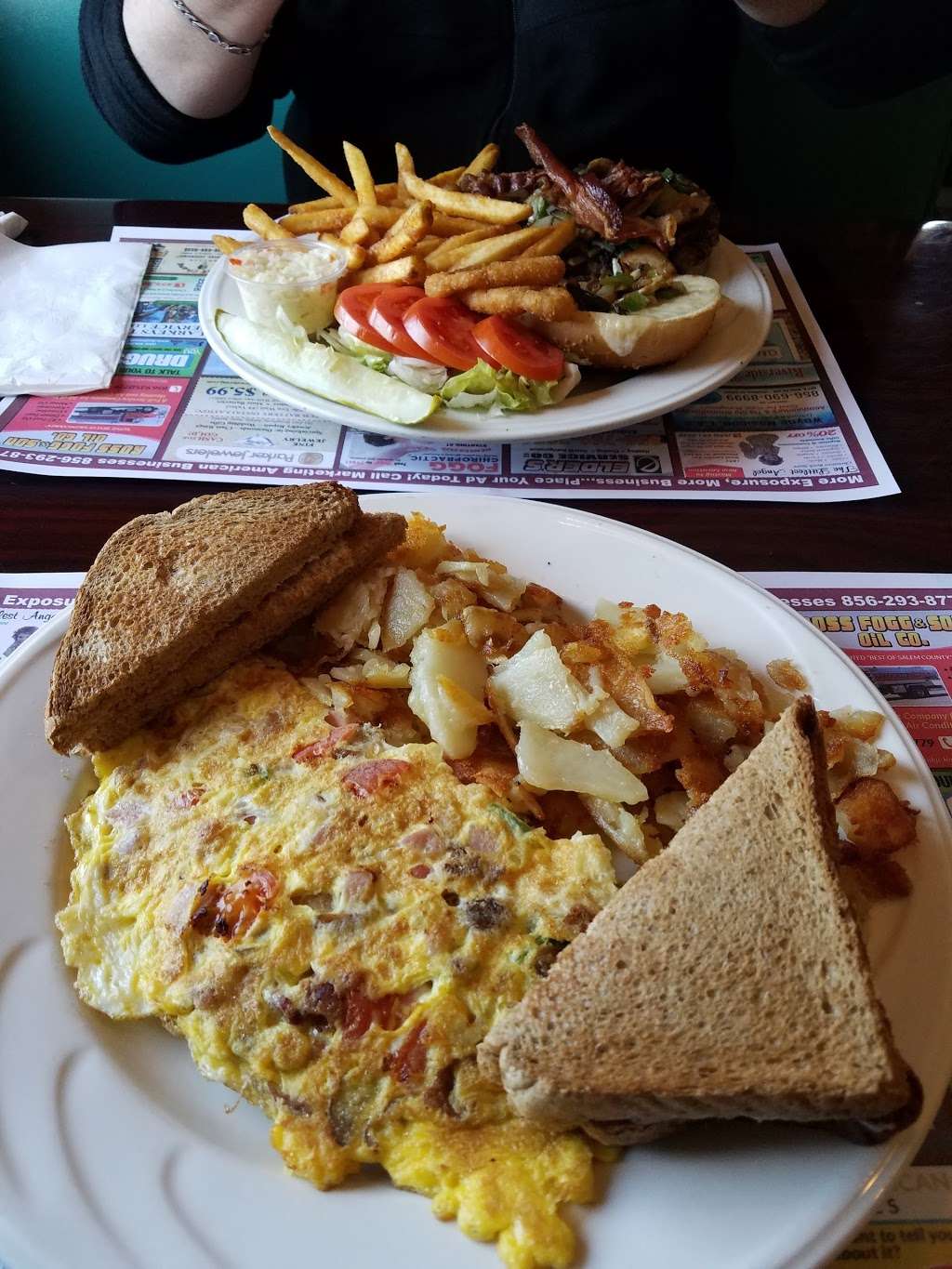 Deepwater Diner | 449 Shell Rd, Carneys Point, NJ 08069, USA | Phone: (856) 299-1411