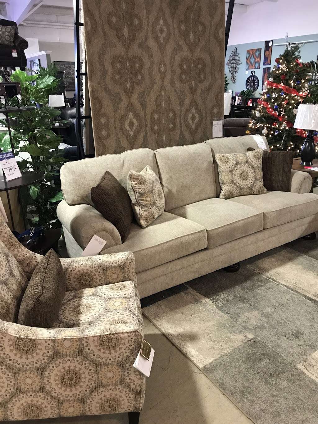 Walls Furniture & Mattress | 3611 N Nebo Rd, Muncie, IN 47304, USA | Phone: (765) 286-5494