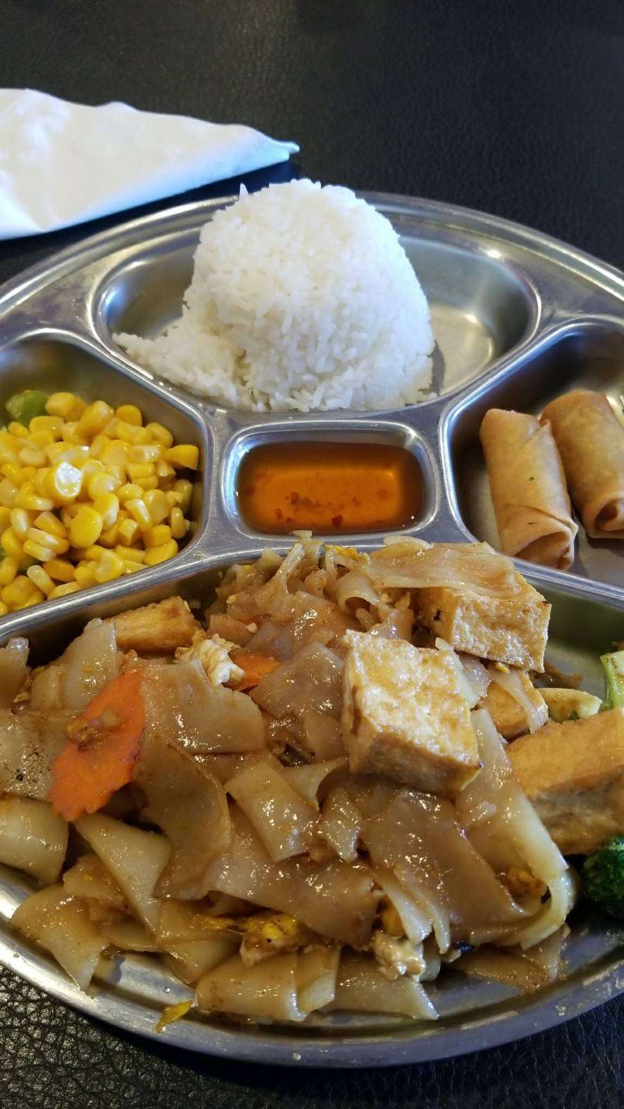 Thai Fiesta Cafe | 8408 Alondra Blvd, Paramount, CA 90723, USA | Phone: (562) 788-3016