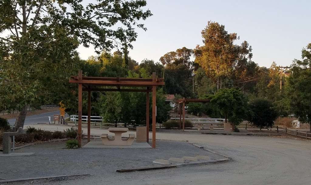 Little Oaks Equestrian Park | 2879 Lone Jack Rd, Encinitas, CA 92024, USA | Phone: (760) 633-2740