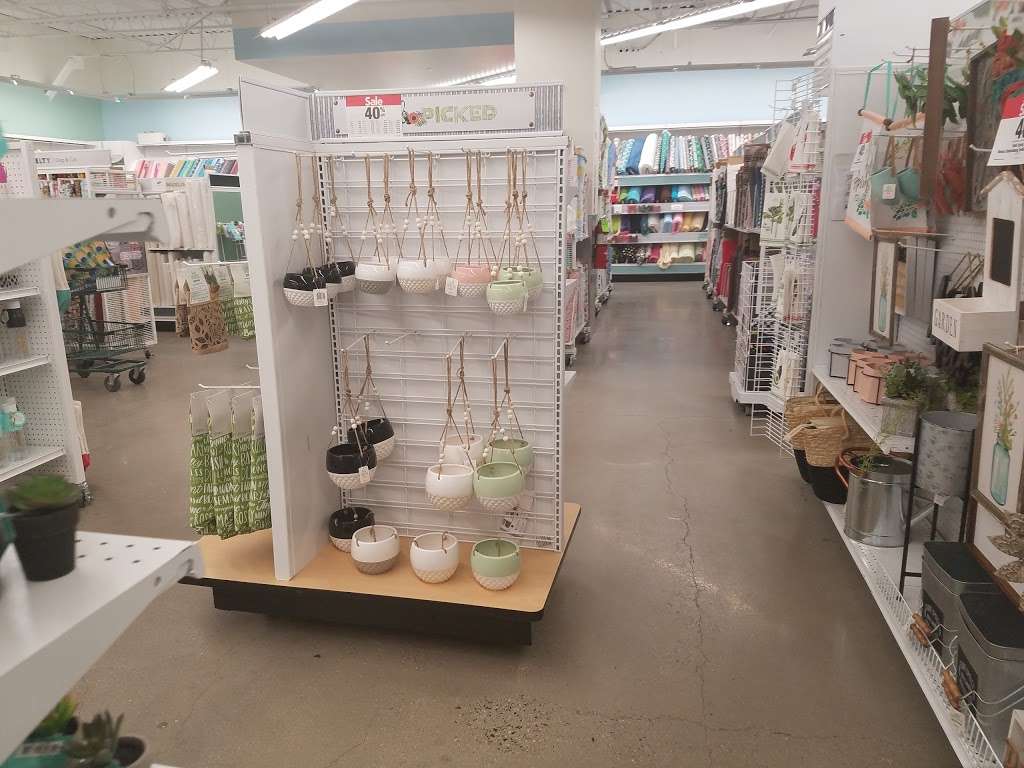 JOANN Fabrics and Crafts | 6A Garet Pl, Commack, NY 11725, USA | Phone: (631) 462-2040