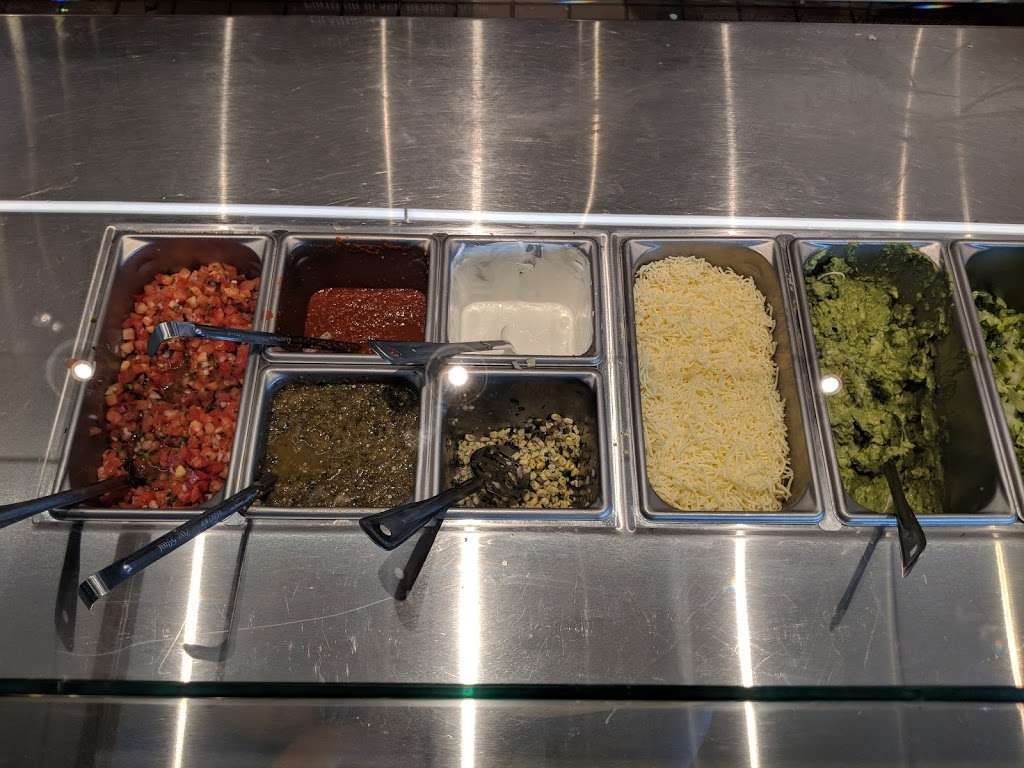 Chipotle Mexican Grill | 13916 Garvey Ave, Baldwin Park, CA 91706, USA | Phone: (626) 337-7362