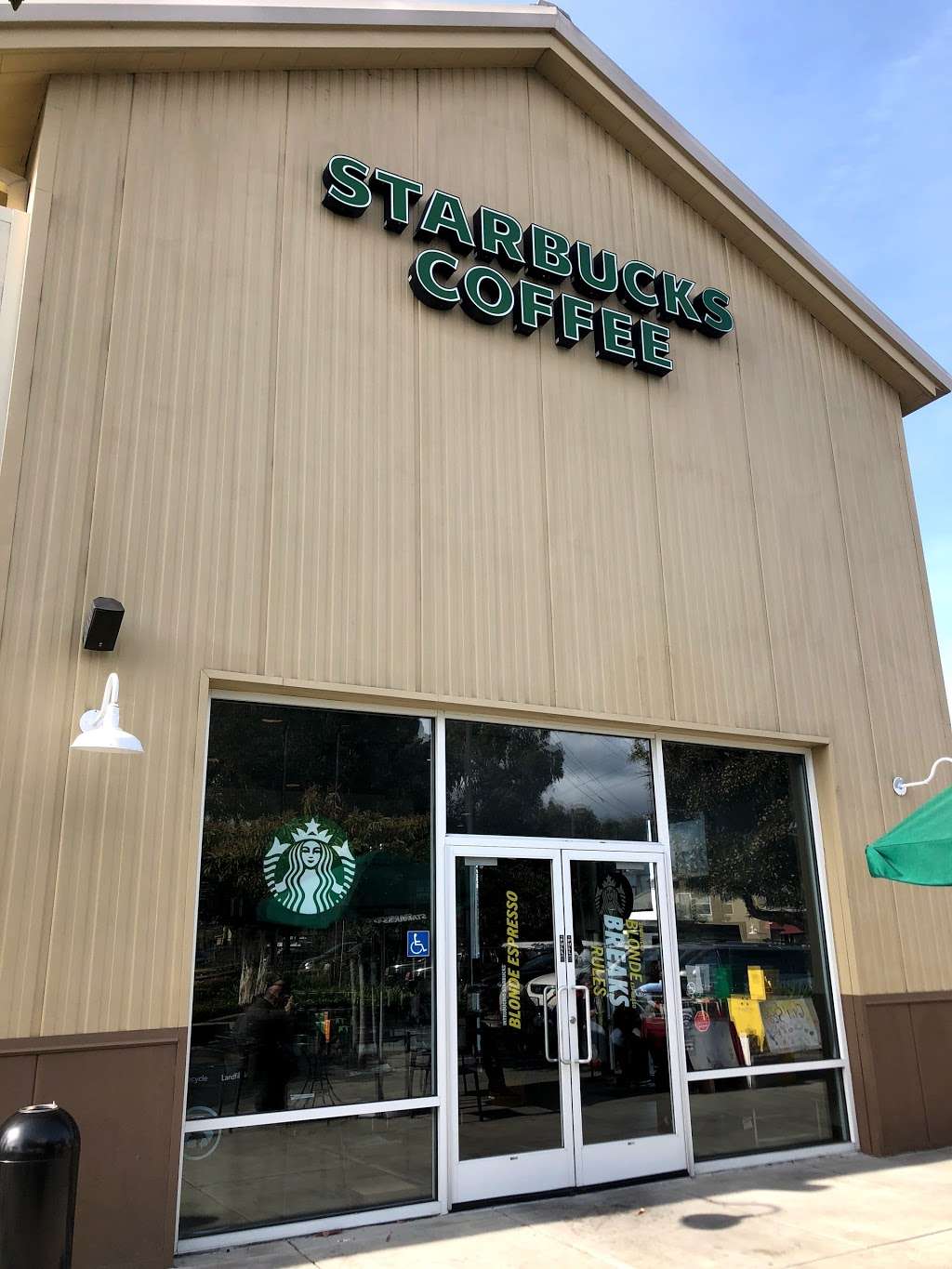 Starbucks | 2671 Blanding Ave D, Alameda, CA 94501, USA | Phone: (510) 337-1091