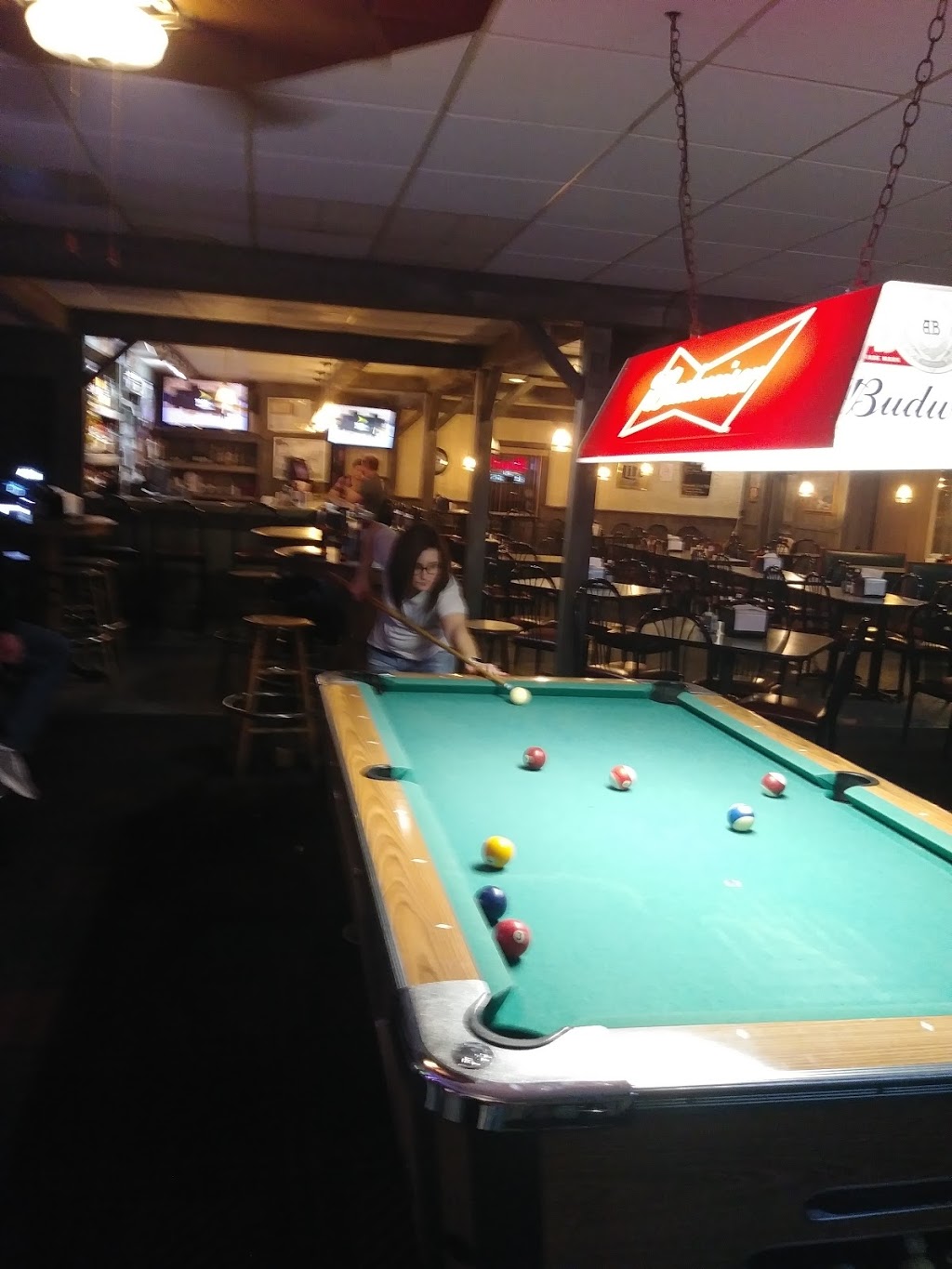 Magnums Bar and Grill | 407 E Main St, East Alton, IL 62024, USA | Phone: (618) 259-3794