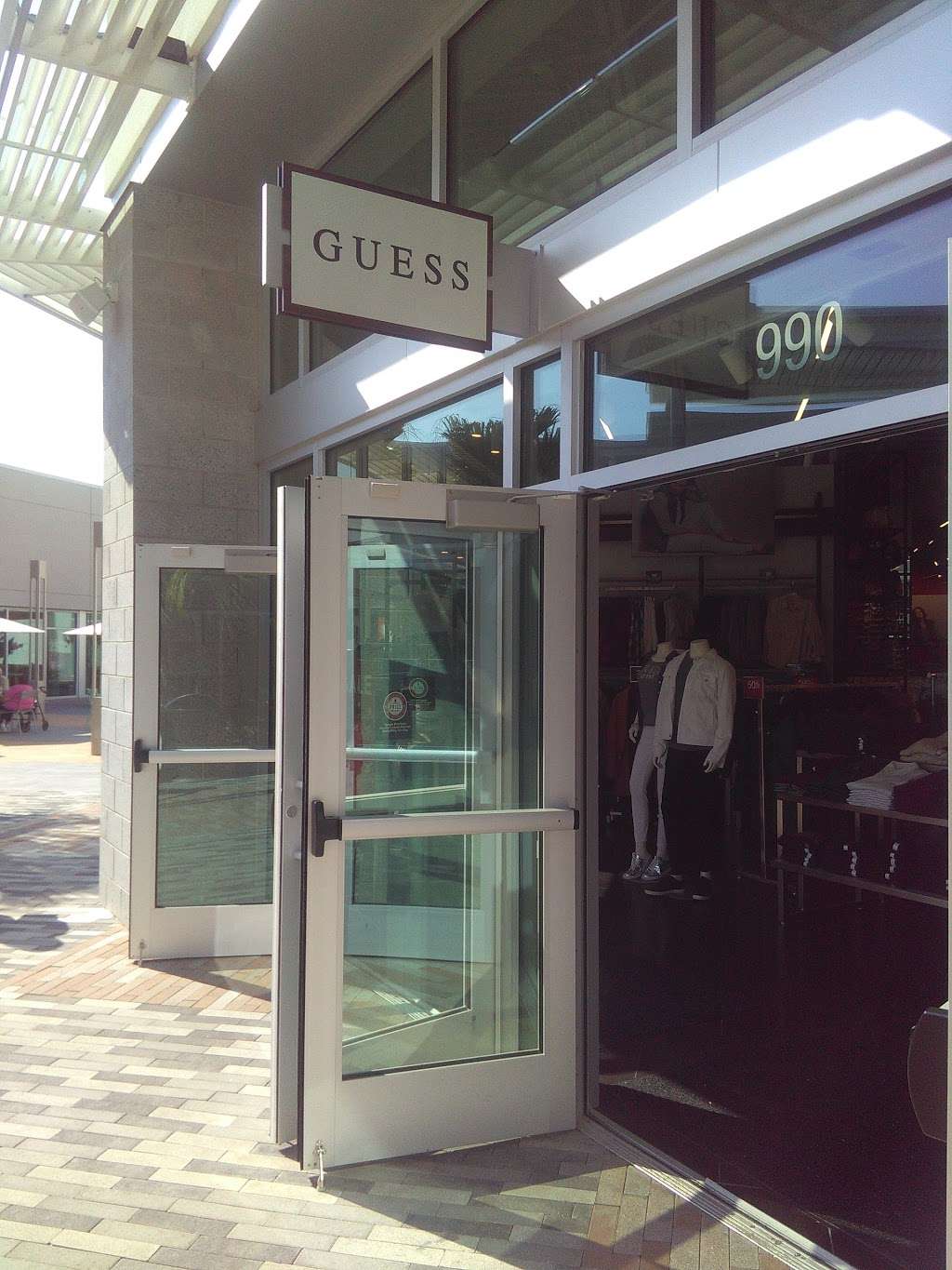 GUESS Factory | 1100 Cornerstone Blvd Suite 990, Daytona Beach, FL 32117, USA | Phone: (386) 506-8086