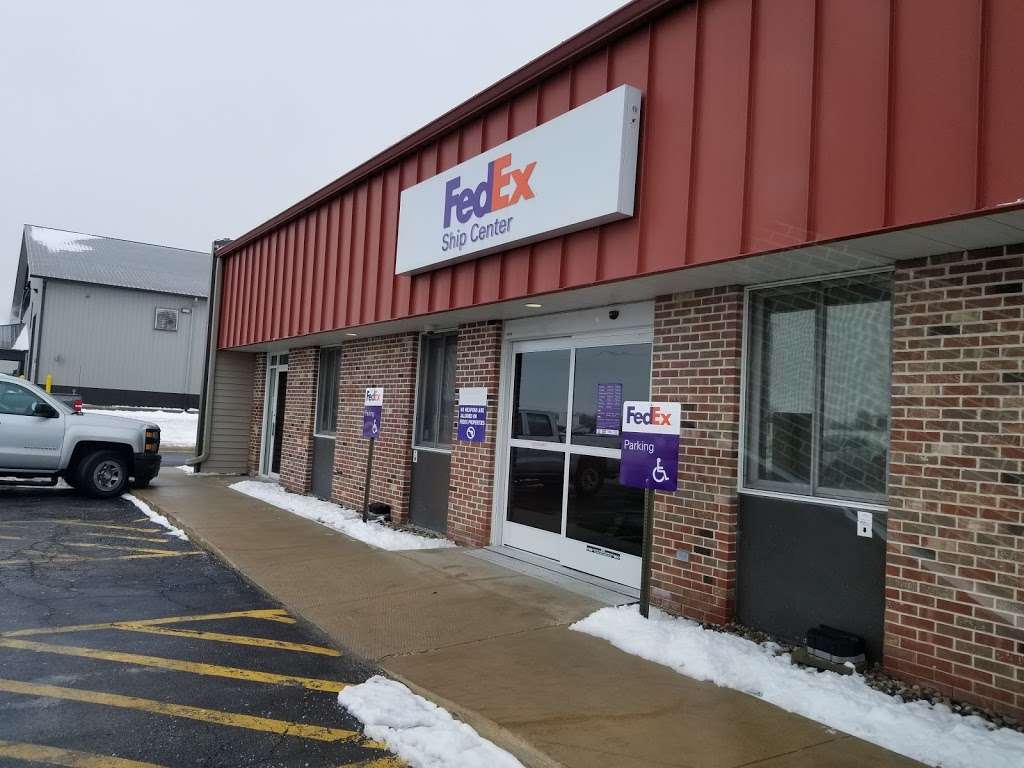 FedEx Ship Center | 399 Eastgate Industrial Pkwy, Kankakee, IL 60901, USA | Phone: (800) 463-3339
