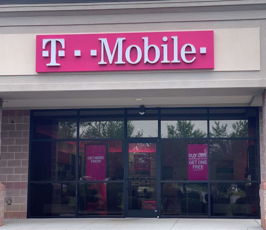 T-Mobile | 2125 Catawba Valley Blvd SE, Hickory, NC 28601, USA | Phone: (828) 261-0318