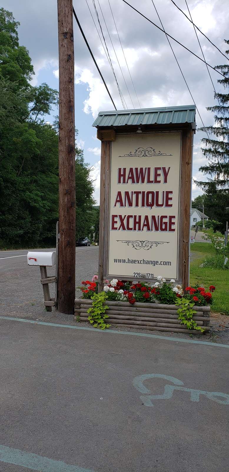 Hawley Antique Exchange | 209 Bellemonte Ave, Hawley, PA 18428, USA | Phone: (570) 226-1711