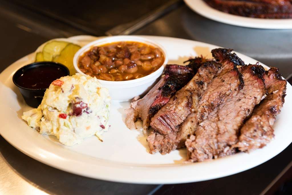 B&B Smokehouse | 2619 Pleasanton Rd, San Antonio, TX 78221, USA | Phone: (210) 921-2745