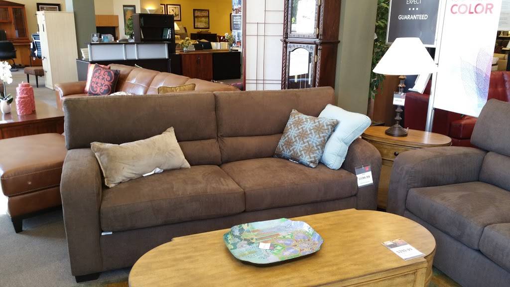 CORT Furniture Rental | 9495 SW Cascade Ave, Beaverton, OR 97008, USA | Phone: (503) 520-8800