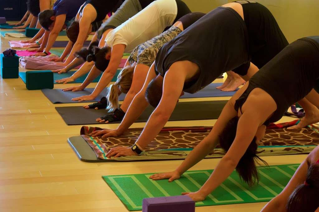 Honest Soul Yoga | 6470 Landsdowne Centre Dr, Alexandria, VA 22315, USA | Phone: (571) 969-6421