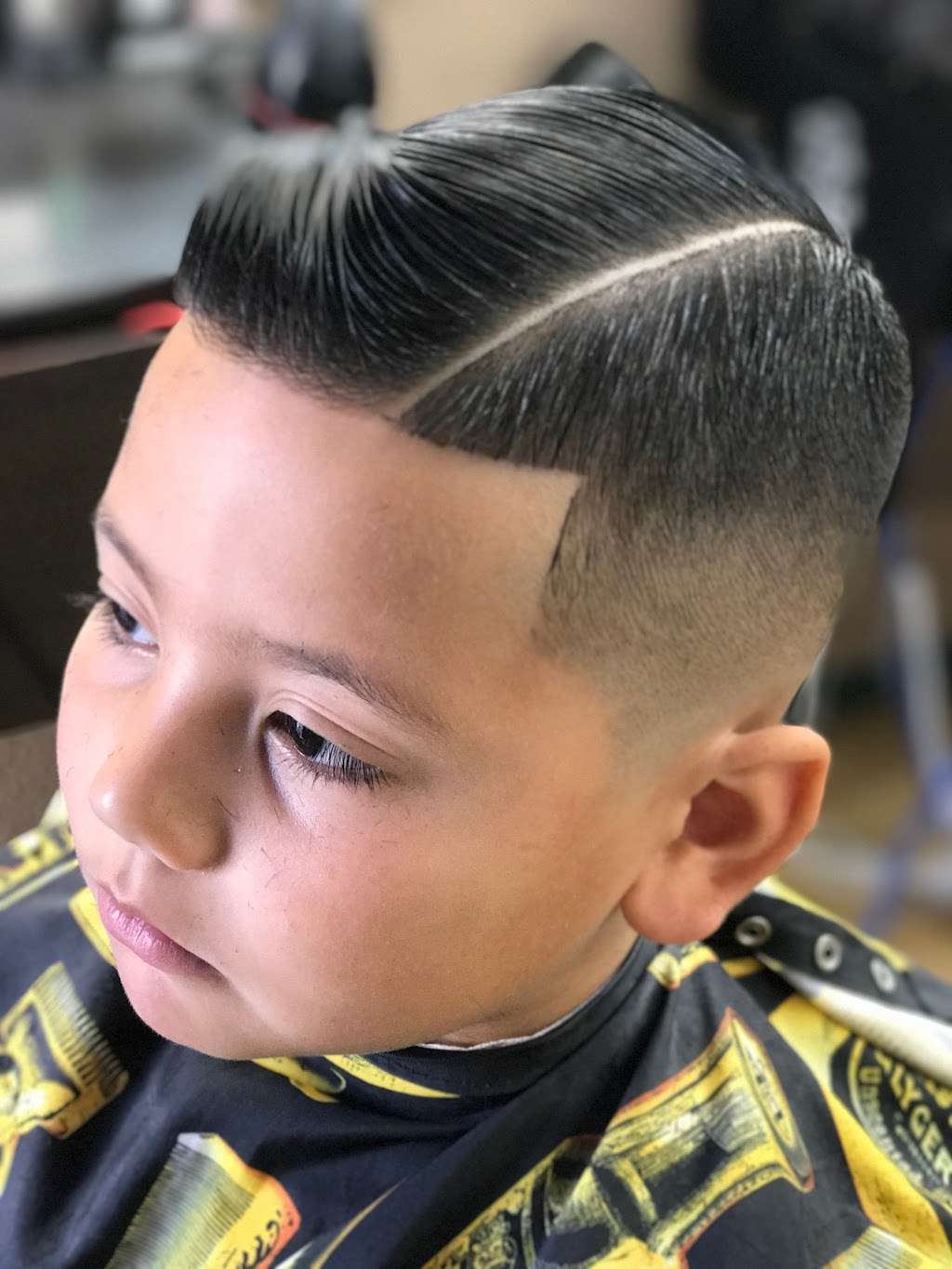 Mannys Barbershop | 10876 Atlantic Ave, Lynwood, CA 90262, USA | Phone: (323) 443-5647