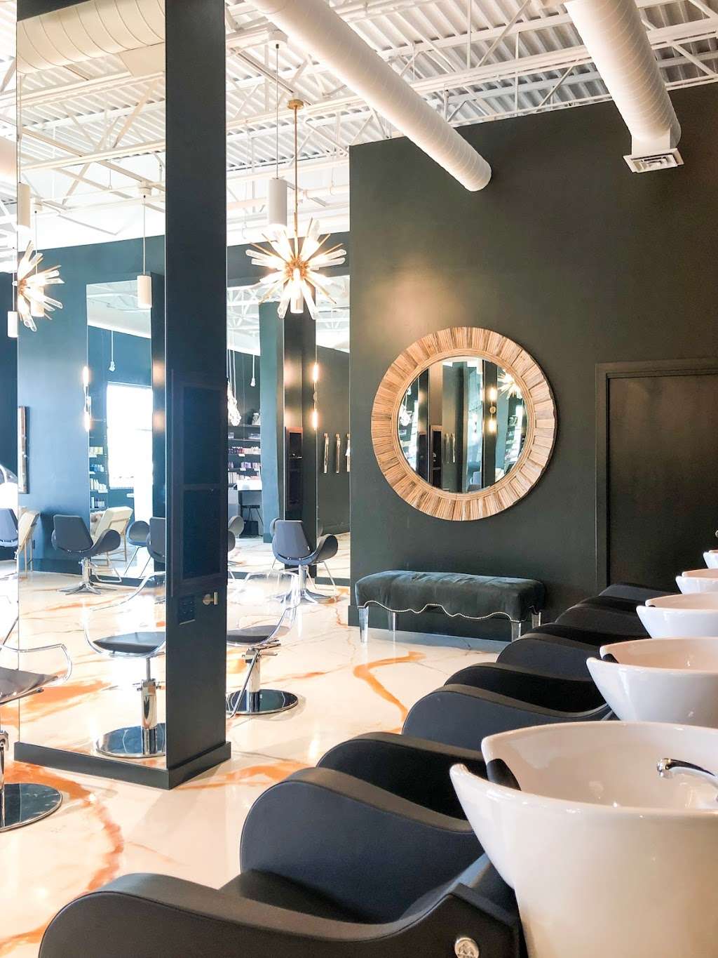 Bello Haven Salon + Extensions | 4898 Larimer Pkwy, Johnstown, CO 80534, USA | Phone: (720) 614-9372