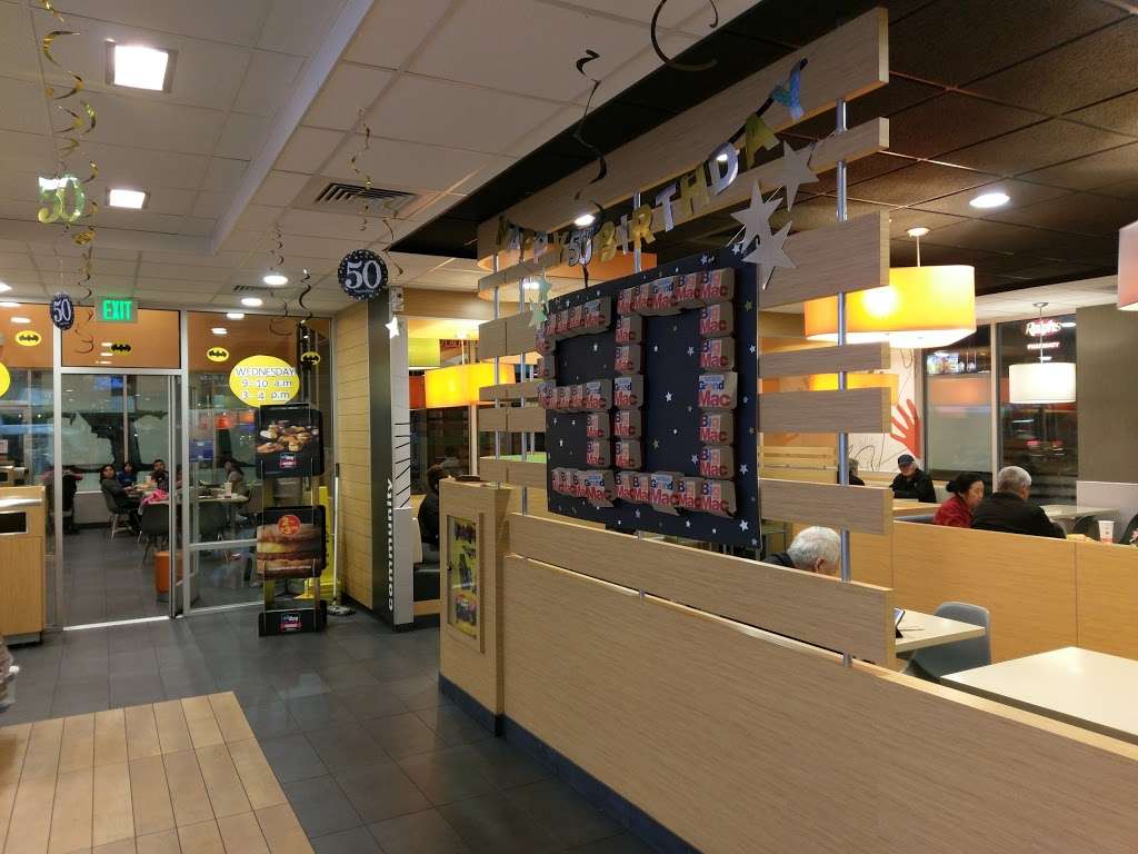 McDonalds | 341 S Vermont Ave, Los Angeles, CA 90020, USA | Phone: (213) 383-6934