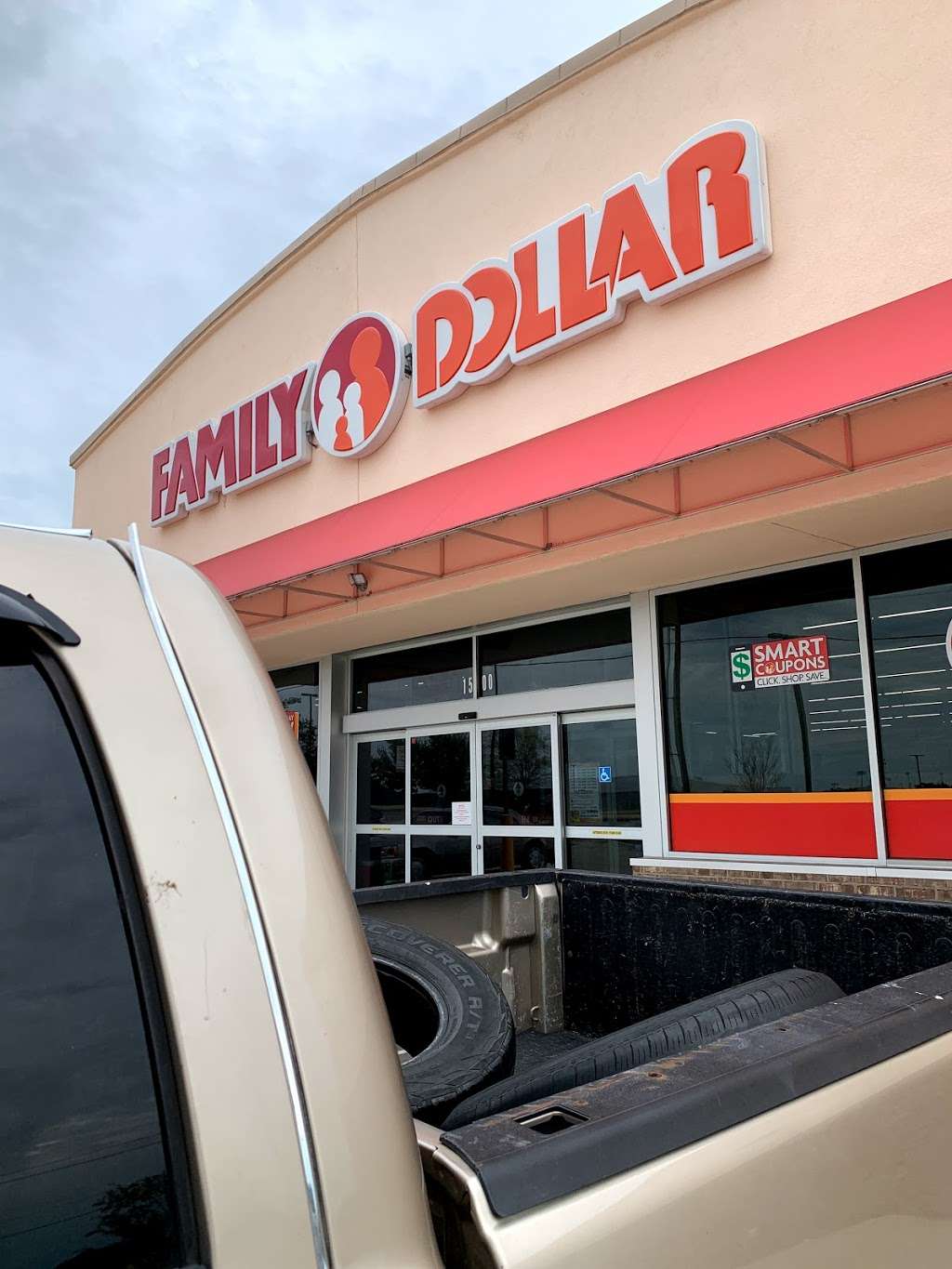 Family Dollar | 1500 N Polk St, DeSoto, TX 75115, USA | Phone: (469) 718-1564