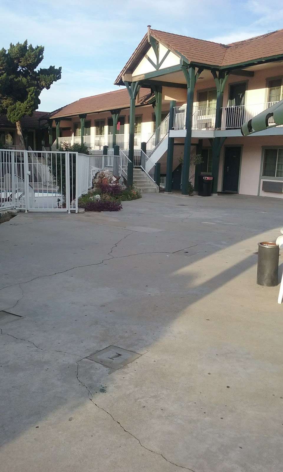 Best Whittier Inn | 14226 Whittier Blvd, Whittier, CA 90605 | Phone: (562) 698-0323