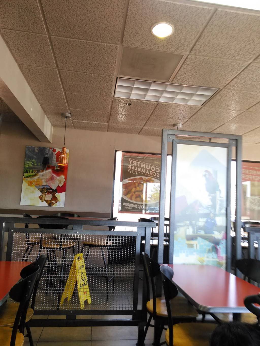 Jack in the Box | 1300 W Edinger Ave, Santa Ana, CA 92704, USA | Phone: (714) 754-7290