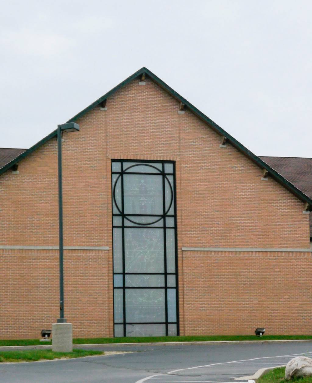 Queen of Apostles Church | N35W23360 Capitol Dr, Pewaukee, WI 53072, USA | Phone: (262) 691-1535