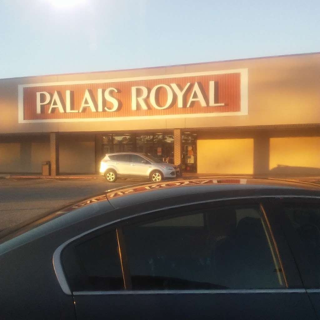 Palais Royal | 1711 E Houston St, Cleveland, TX 77327, USA | Phone: (281) 592-3200