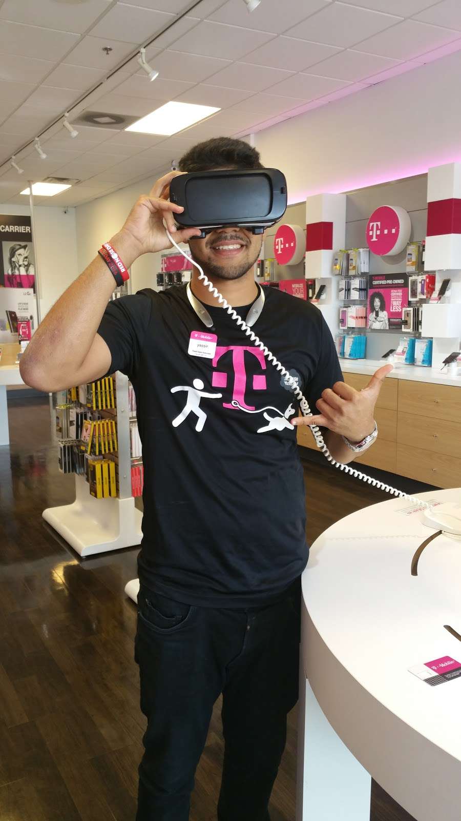 T-Mobile | 6825 S Fry Rd Ste 600, Katy, TX 77494 | Phone: (281) 391-0010