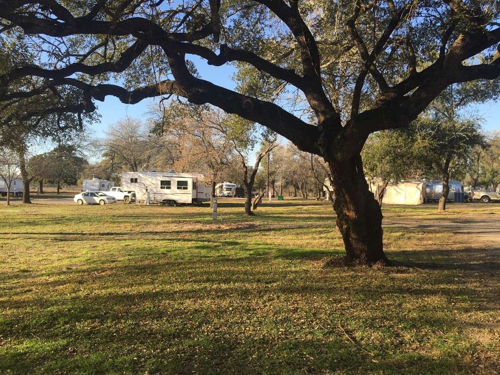 Eagle Estate RV Park | 685 Engelhart Rd, San Antonio, TX 78264, USA | Phone: (210) 400-0224